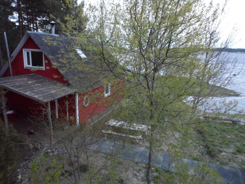Kapteni Holiday House Paatsalu Ruang foto
